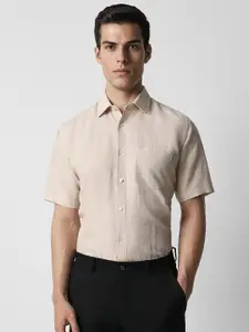 Van Heusen Checked Spread Collar Formal Shirt