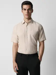 Van Heusen Checked Spread Collar Formal Shirt