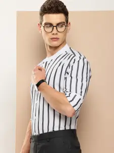 INVICTUS Men Striped Formal Shirt