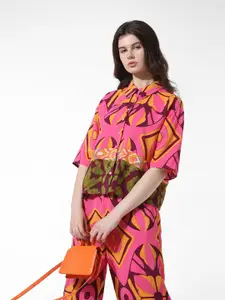 ONLY Abstract Printed Spread Collar Short Drop-Shoulder Sleeves Casual Oversized Shirt