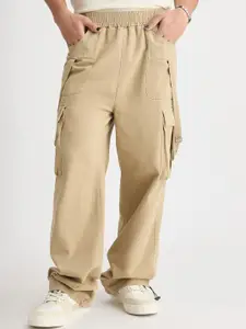 FREAKINS Beige Men Relaxed Fit High-Rise Parachute Cargo Jeans