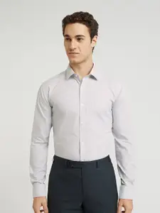 Park Avenue Men Slim Fit Gingham Checks Opaque Checked Formal Shirt