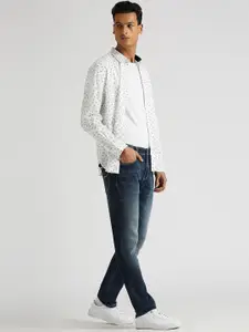 Pepe Jeans Men Straight Fit Clean Look Heavy Fade Whiskers Stretchable Jeans