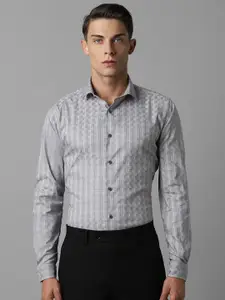 Louis Philippe Sport Slim Fit Checked Spread Collar Long Sleeves Casual Shirt