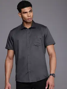 Louis Philippe Jeans Pure Cotton Slim Fit Opaque Casual Shirt