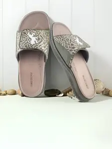 Red Tape Men Printed Sliders