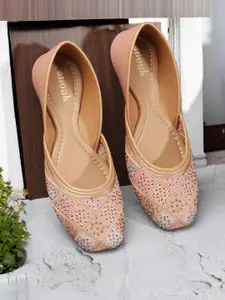 Anouk Embroidered Mojaris