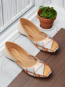 Anouk Embroidered Mojaris