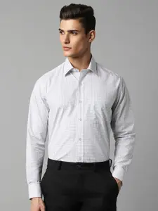 Louis Philippe Classic Fit Checked Spread Collar Cotton Formal Shirt