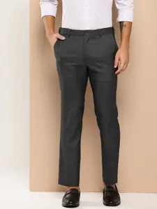 INVICTUS Men Self Checked Cropped Formal Trousers