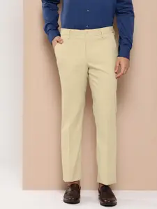 INVICTUS Men Slim Fit Regular Trousers