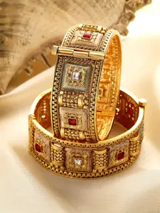 KARATCART Set Of 2 Gold Plated Kundan Studded Bangles