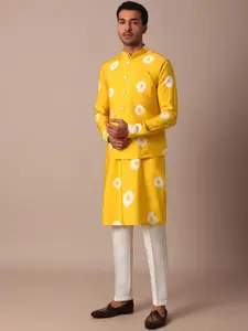 KALKI Fashion Men Bandhani Printed Regular Kurta with Trousers