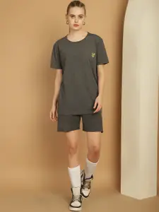 MACK JONNEY Round Neck T-Shirt With Shorts