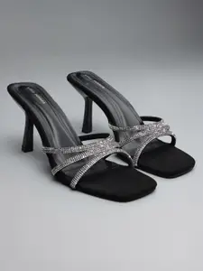 Lino Perros Embellished Slim Heels