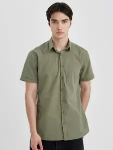 DeFacto Spread Collar Sort Sleeves Pure Cotton Casual Shirt