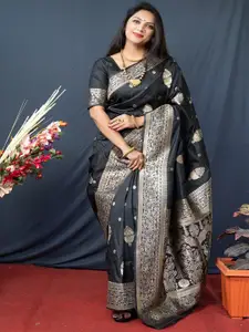 SGF11 Ethnic Motifs Woven Design Zari Pure Silk Kanjeevaram Saree