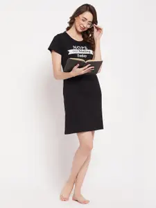 Clovia Printed Knee Length Pure Cotton T-shirt Nightdress