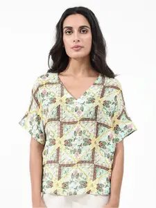 RAREISM Floral Print V-Neck Short Sleeves Styled Back Casual Top