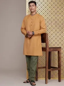 House of Pataudi Men Jashn Regular Kurta With Trousers