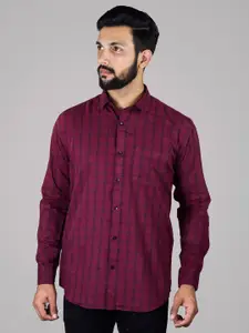 INDIAN THREADS Men Slim Fit Opaque Checked Formal Shirt