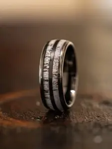 SALTY Men Engraved Minimal Band Ring