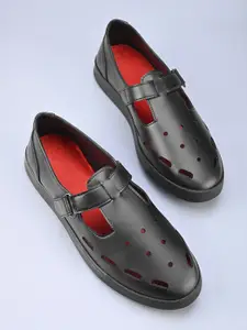Fentacia Men Shoe-Style Sandals