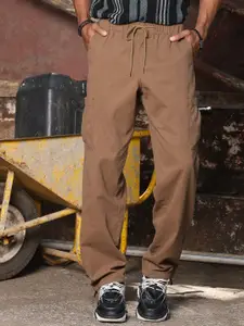 The Roadster Lifestyle Co. Men Parachute Fit Mid-Rise Pure Cotton Cargo Trousers