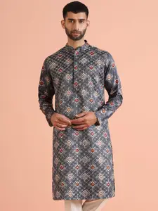 KISAH Men Quirky Thread Work Kurta