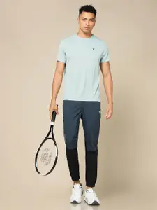 Technosport Men Moisture Wicking Pockets Slim Fit T-shirt