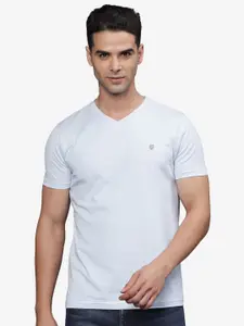 t-base Men V-Neck Applique T-shirt