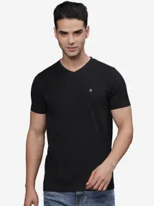 t-base Men V-Neck Applique T-shirt