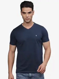 t-base Men V-Neck Applique T-shirt