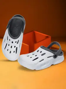 The Roadster Lifestyle Co. Men Colourblocked Clogs