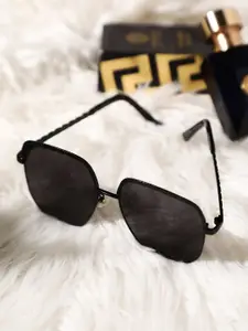 LULU & SKY Women Wayfarer Sunglasses