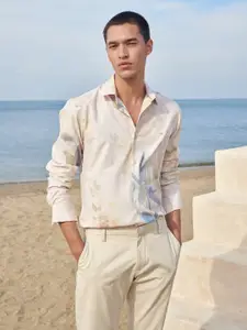 Mufti Slim Fit Long Sleeves Spread Collar Cotton Opaque Printed Casual Shirt