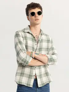 Snitch Classic Slim Fit Checked Spread Collar Long Sleeves Cotton Casual Shirt