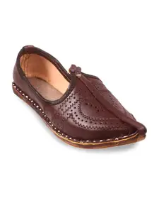 Apratim Men Textured Laser Cut Mojaris