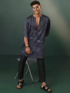 VASTRAMAY Printed Mandarin Collar Long Sleeves Straight Kurta with Pyjama