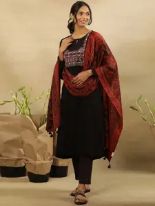 W Paisley Embroidered Keyhole Neck Regular Sleeves Thread Work Straight Kurta