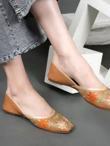 Anouk Women Embellished Ethnic Mojaris