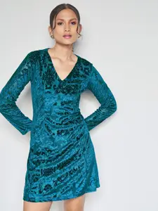 AND V Neck Long Sleeves Embellished A-Line Dress