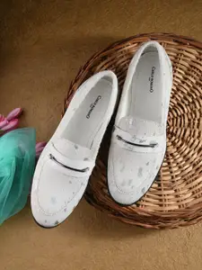 CARLO ROMANO Women Textured Round Toe Lightweight Leather Loafers