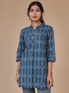 ZARI Geometric Printed Mandarin Collar Pure Cotton Kurti
