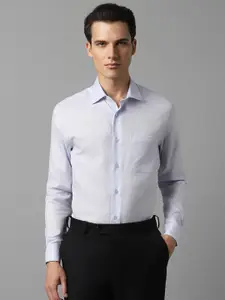 Louis Philippe Classic Fit Spread Collar Cotton Formal Shirt