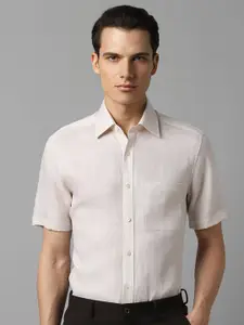 Louis Philippe Classic Fit Spread Collar Formal Shirt