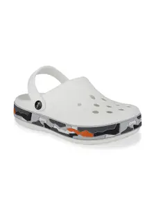 Campus Men Printed Clogs