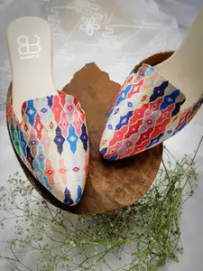 GLAM STORY Women Printed Mules Flats