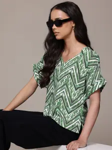 The Roadster Lifestyle Co. Printed Extended Sleeves Top