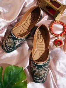 JM Looks Women Embellished Ethnic Mojaris